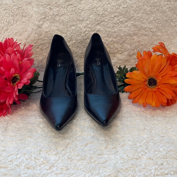 g21 brand two inch black pointed toe pumps - Picture 1 of 2